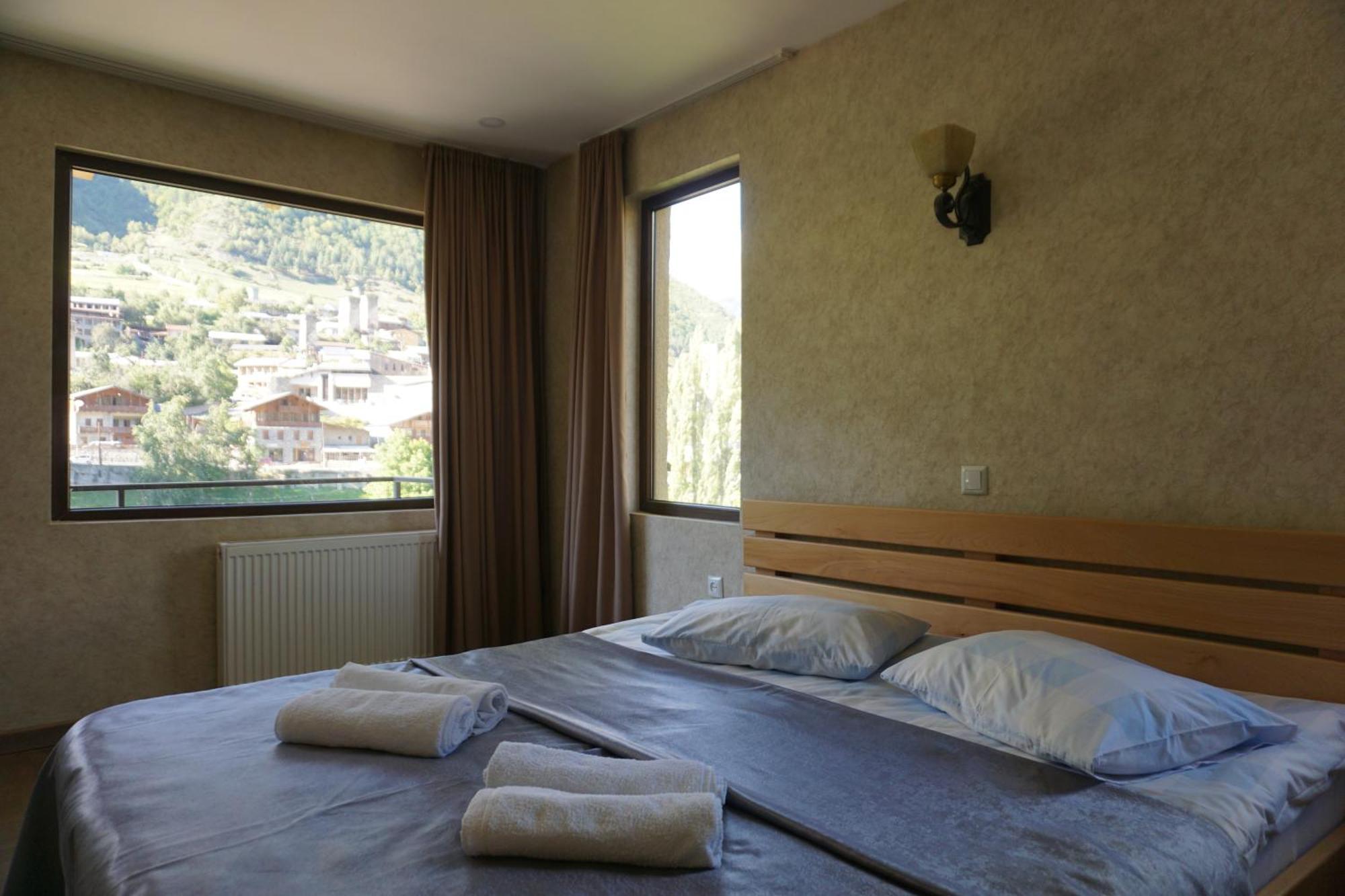 Mestia Panorama Bagian luar foto
