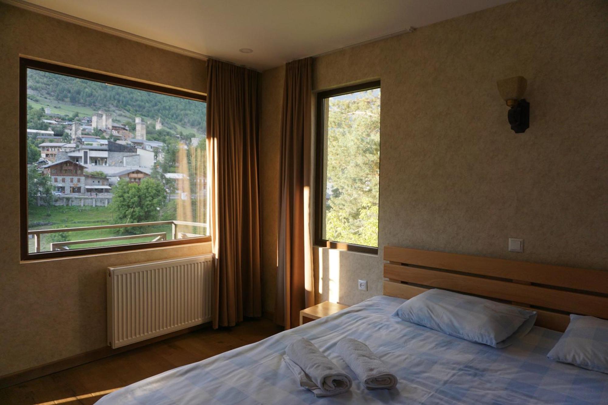 Mestia Panorama Bagian luar foto
