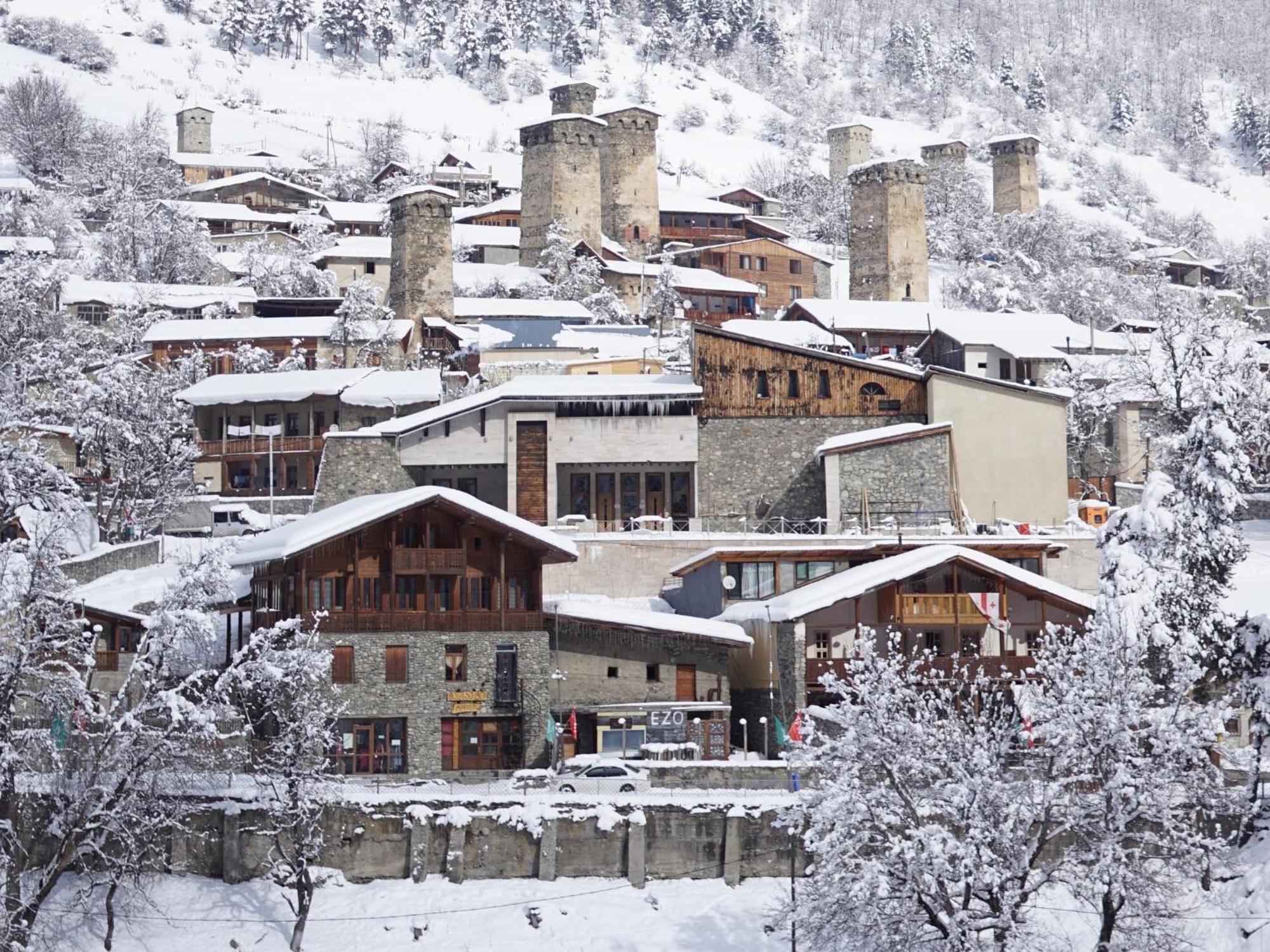 Mestia Panorama Bagian luar foto
